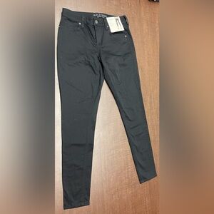 Arizona Skinny Satin pants nwt